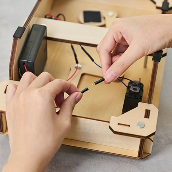 KiwiCo Kiwi Crate Science Kit Record Racer Building set Engineering racetrack - Picture 10 of 10